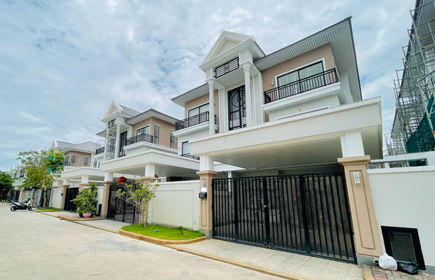 Twin Villa For Sale in Borey Peng Huoth 50m Mera Garden